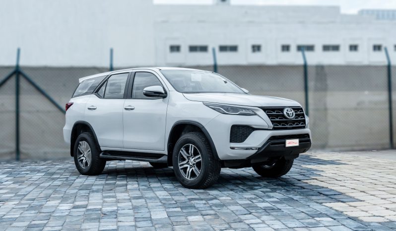 2026 Toyota Fortuner GX 2.7 Liter 4-Cylinder Petrol Engine White Tan SUV Automatic