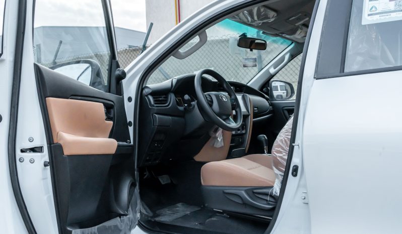 2026 Toyota Fortuner GX 2.7 Liter 4-Cylinder Petrol Engine White Tan SUV Automatic