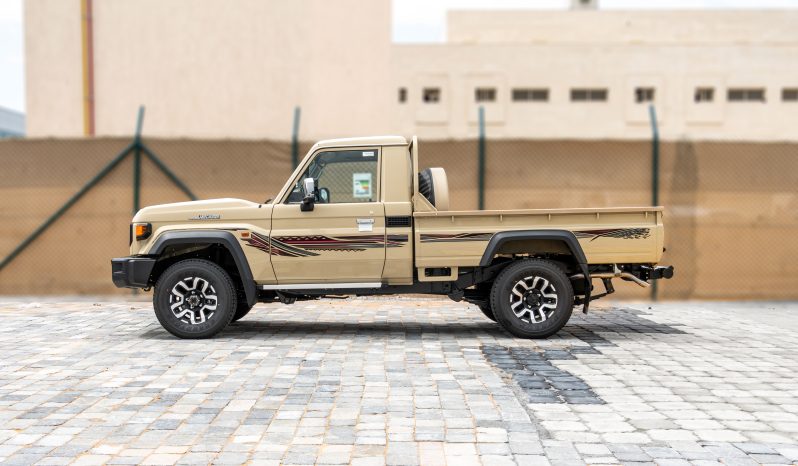 2026 Toyota Land Cruiser 79 2.8L 4-cylinder Turbo Diesel Engine Beige Brown Pickup