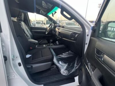 2025 Toyota Hilux ADVENTURE 4.0 Litre V6 PETROL Engine White Black PickUP