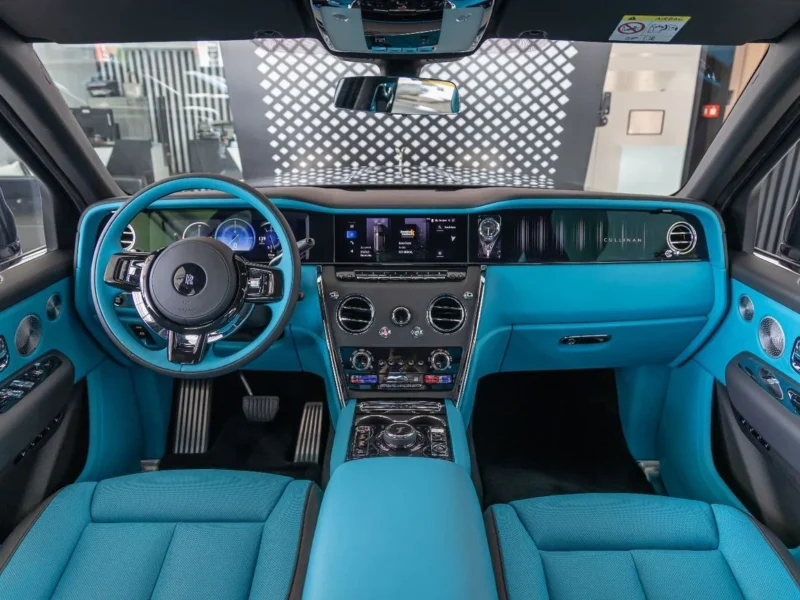 2026 ROLLS-ROYCE CULLINAN SILVER BADGE 6.7 L 12 Cylinders Black Blue SUV FULL OPTIONS