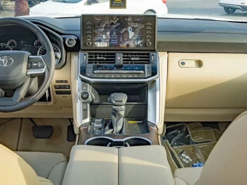 2024 Toyota Land Cruiser 300 GXR 3.5L V6 Twin Turbo Petrol Engine White Beige SUV GCC