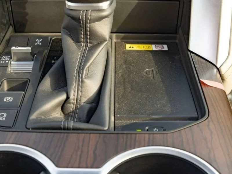 2024 Toyota Land Cruiser 300 GXR 3.5L V6 Twin Turbo Petrol Engine White Beige SUV GCC