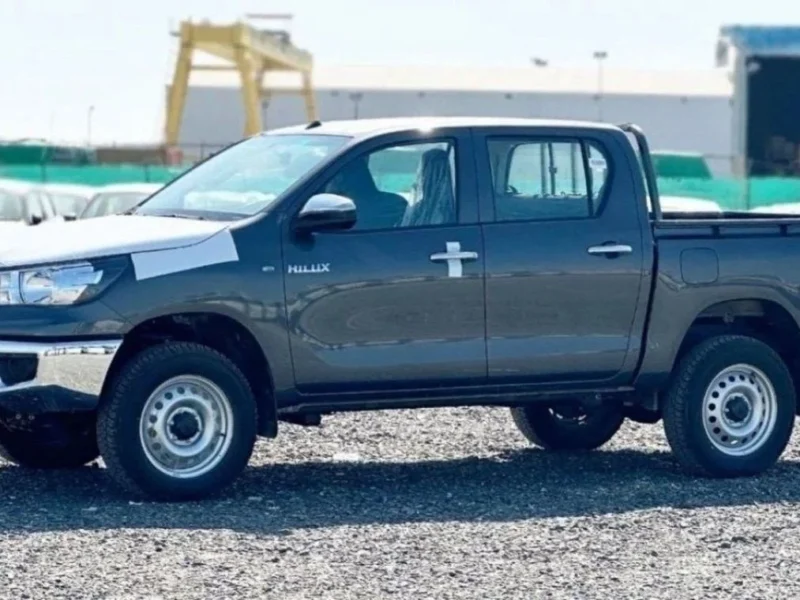 2025 Toyota Hilux 2.4 Litres 4-cylinder Turbo Diesel Engine Grey Black Pickup Truck MT
