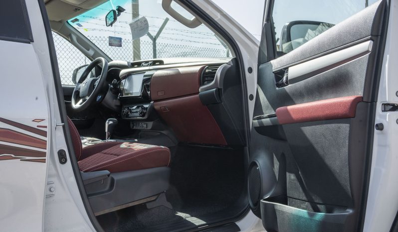 2026 Toyota Hilux SGLX 2.8L 4 Cylinders Turbodiesel Engine White Red Pickup Truck