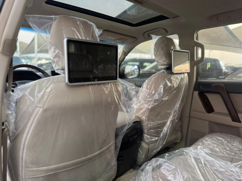 2019 Toyota Land Cruiser Prado GXR 2.7 Liters 4-cylinder Engine White Beige SUV GCC