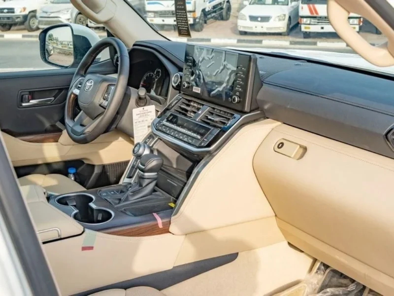 2024 Toyota Land Cruiser 300 GXR 3.5L V6 Twin Turbo Petrol Engine White Beige SUV GCC