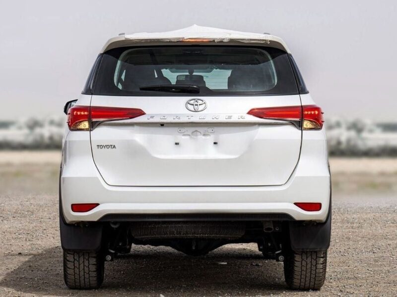 2024 Toyota Fortuner 2.4 Liter 4-cylinder Diesel Turbocharged Engine White Black SUV