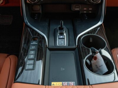 2026 Lexus LX700h VIP 3.5 Litres V6 Twin-Turbo Hybrid Engine Green Orange SUV