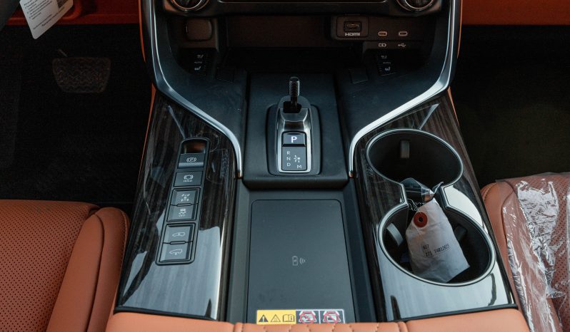 2026 Lexus LX700h VIP 3.5 Litres V6 Twin-Turbo Hybrid Engine Green Orange SUV