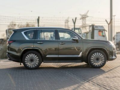 2026 Lexus LX700h VIP 3.5 Litres V6 Twin-Turbo Hybrid Engine Green Orange SUV