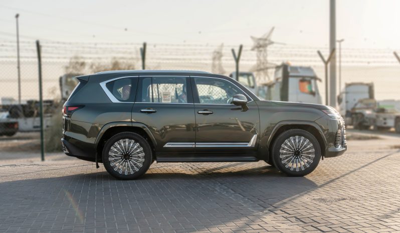 2026 Lexus LX700h VIP 3.5 Litres V6 Twin-Turbo Hybrid Engine Green Orange SUV