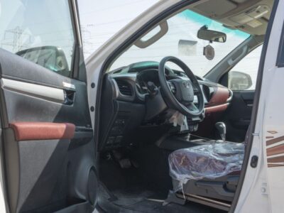 2026 Toyota Hilux SGLX 2.8L 4 Cylinders Turbodiesel Engine White Red Pickup Truck