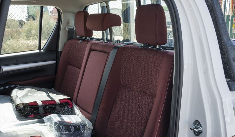 2026 Toyota Hilux SGLX 2.8L 4 Cylinders Turbodiesel Engine White Red Pickup Truck