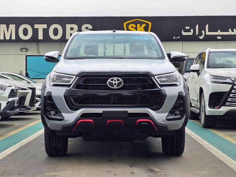 2026 Toyota Hilux SR5 4.0-liter V6 Petrol Engine Silver Black Pickup Truck TRD WOOD INTERIOR