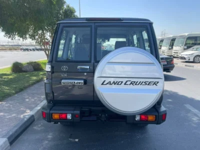 2026 Toyota Land Cruiser LC76 2.8L Turbo Diesel 4-cylinder Engine Grey Brown SUV GCC