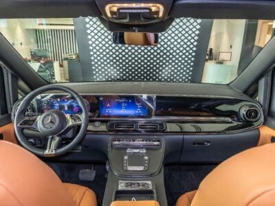 2025 Mercedes-Benz V 300 VIP 2.0L turbocharged 4-cylinder Petrol Engine Black Tan Van GCC