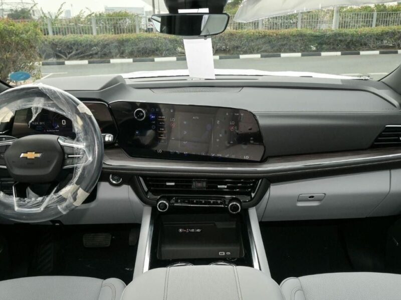 2025 CHEVROLET TAHOE Premier AWD 5.3 Litre V8 Petrol Engine Black White SUV GCC Specs