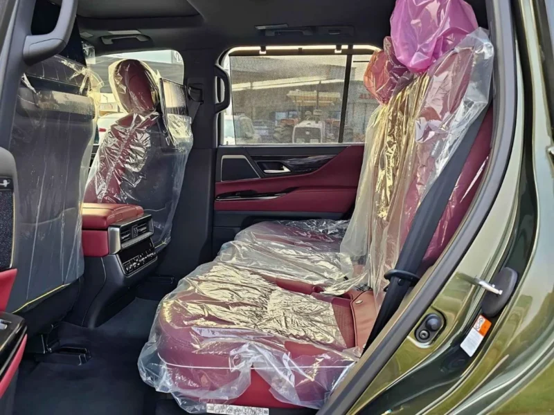 2025 Lexus LX 600 Urban 3.5-liter V6 Twin-Turbo Petrol Engine Green Red SUV GCC Specs