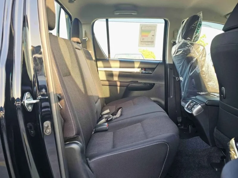 2025 Toyota Hilux SR5 NARROW BODY 2.7-liter inline-4 Petrol Engine Black Pickup Truck