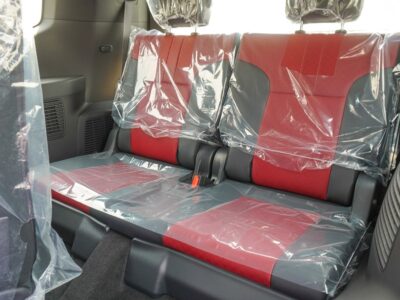 2025 Toyota Land Cruiser VXR Hybrid 3.5-liter V6 Twin-Turbocharged Engine White Red SUV GCC