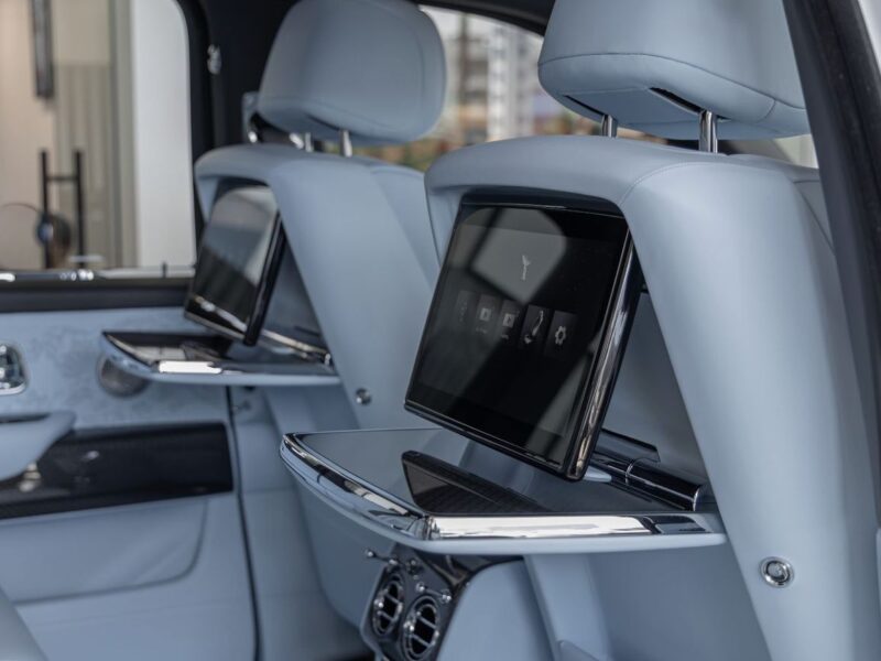 2026 Rolls-Royce Cullinan Black Badge 6.75L Twin-Turbo V12 Engine White Blue SUV FULL OPTIONS