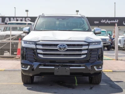 2025 Toyota Land Cruiser 300 VX 4.0-liter V6 Petrol Engine Black SUV Automatic GCC Specs