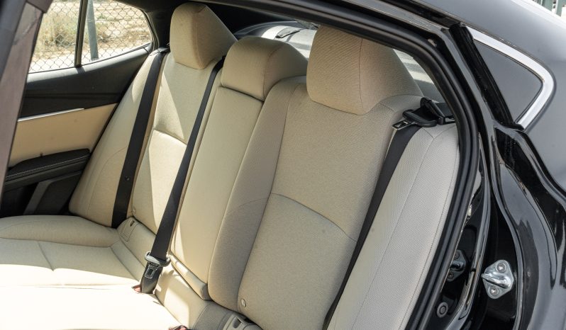 2026 Toyota Camry E-plus 2.5L 4-Cylinder Hybrid Engine Black Beige Sedan Automatic