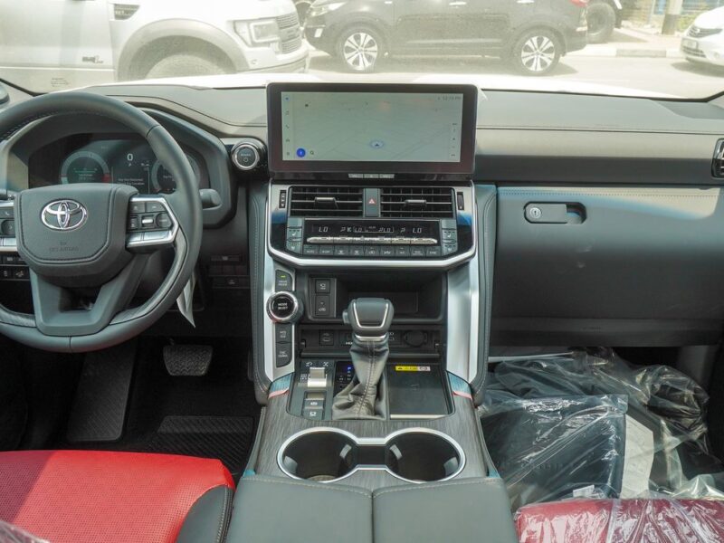 2025 Toyota Land Cruiser VXR Hybrid 3.5-liter V6 Twin-Turbocharged Engine White Red SUV GCC