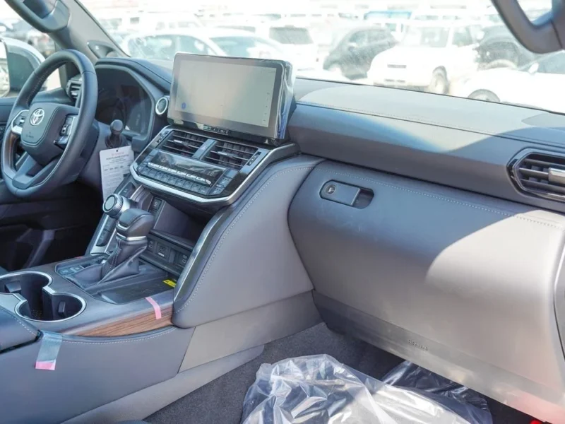 2025 Toyota Land Cruiser 300 VX 4.0-liter V6 Petrol Engine Black SUV Automatic GCC Specs