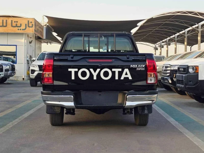 2025 Toyota Hilux SR5 NARROW BODY 2.7-liter inline-4 Petrol Engine Black Pickup Truck