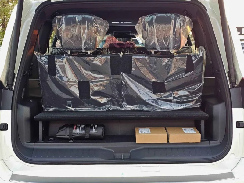 2025 Toyota Land Cruiser VX 3.5 Litres V6 Twin-Turbo Hybrid Engine White Black SUV GCC