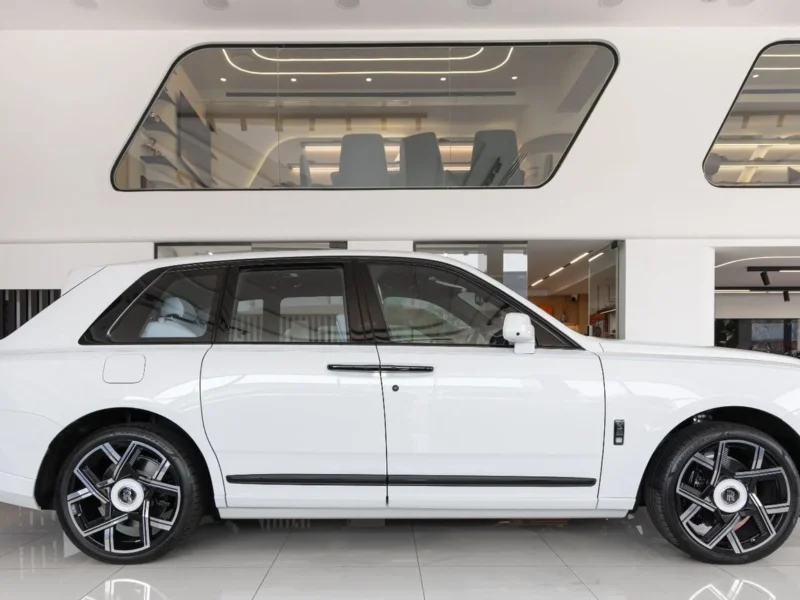 2026 Rolls-Royce Cullinan Black Badge 6.75L Twin-Turbo V12 Engine White Blue SUV FULL OPTIONS