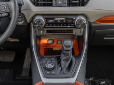 2025 Toyota RAV 4 Adventure 2.5 Litres 4-Cylinder Petrol Engine White Grey SUV GCC Specs