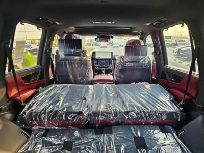 2025 Lexus LX 600 Urban 3.5-liter V6 Twin-Turbo Petrol Engine Green Red SUV GCC Specs