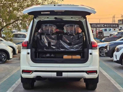 2025 Toyota Land Cruiser VX 3.5 Litres V6 Twin-Turbo Hybrid Engine White Black SUV GCC