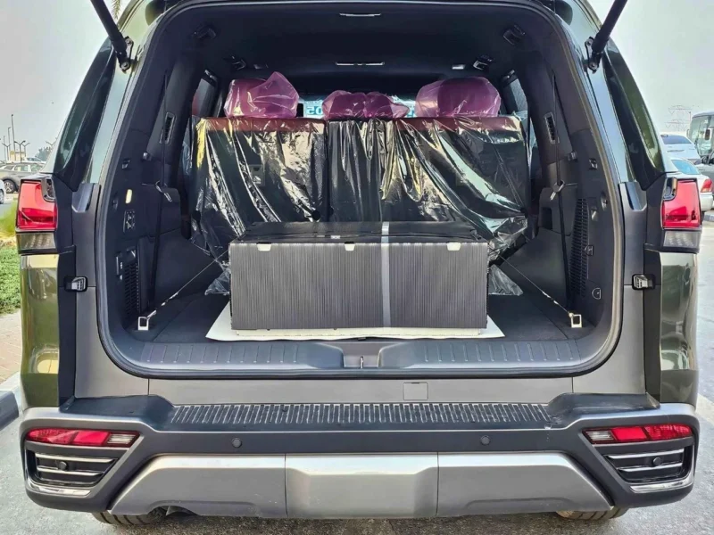 2025 Lexus LX 600 Urban 3.5-liter V6 Twin-Turbo Petrol Engine Green Red SUV GCC Specs