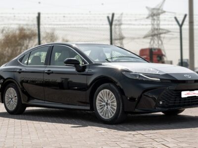 2026 Toyota Camry E-plus 2.5L 4-Cylinder Hybrid Engine Black Beige Sedan Automatic