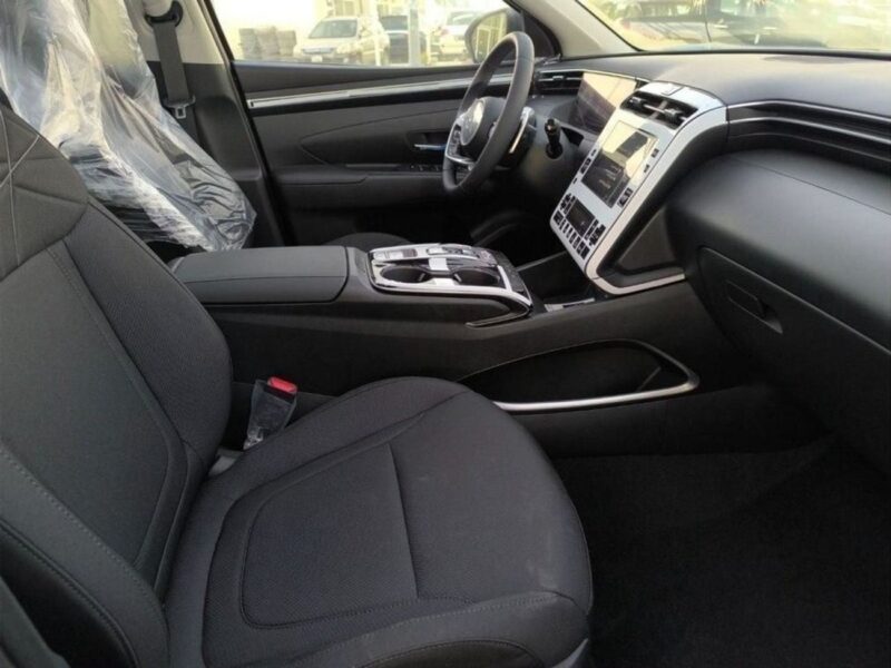 2022 Hyundai Tucson Comfort 1.6L Turbo 4-cylinder Engine Grey Black SUV GCC Specs