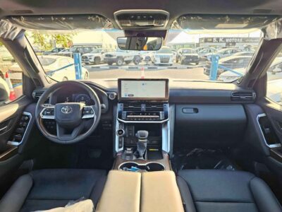 2026 Toyota Land Cruiser GXR 3.5L Twin Turbo V6 Petrol Engine White Black SUV GCC Specs