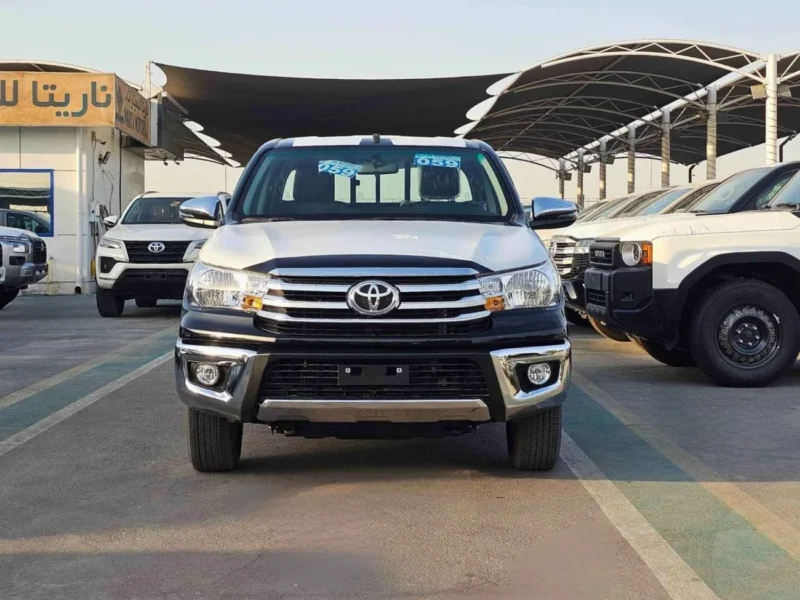 2025 Toyota Hilux SR5 NARROW BODY 2.7-liter inline-4 Petrol Engine Black Pickup Truck