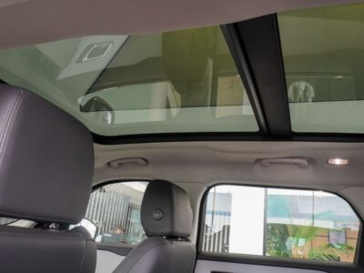 2025 Land Rover Range Rover Velar P250 SE - R Dynamic 2.0L Turbo 4-cylinder Black White SUV