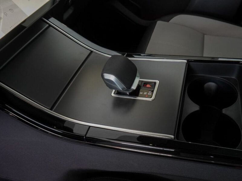 2025 Land Rover Range Rover Velar P250 SE - R Dynamic 2.0L Turbo 4-cylinder Black White SUV