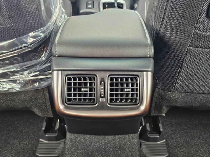 2026 Toyota Hilux SR5 4.0-liter V6 Petrol Engine Silver Black Pickup Truck TRD WOOD INTERIOR