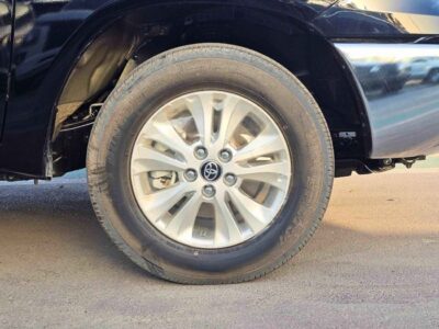 2025 Toyota Hilux SR5 NARROW BODY 2.7-liter inline-4 Petrol Engine Black Pickup Truck