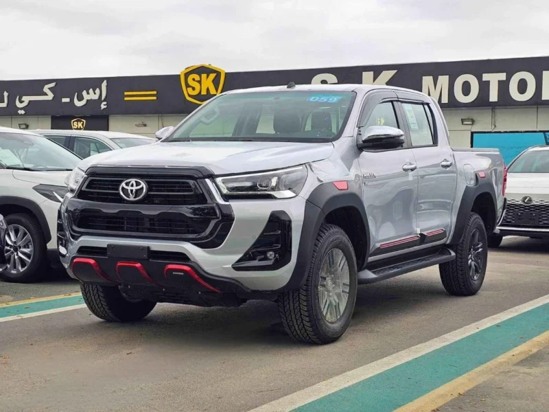 2026 Toyota Hilux SR5 4.0-liter V6 Petrol Engine Silver Black Pickup Truck TRD WOOD INTERIOR