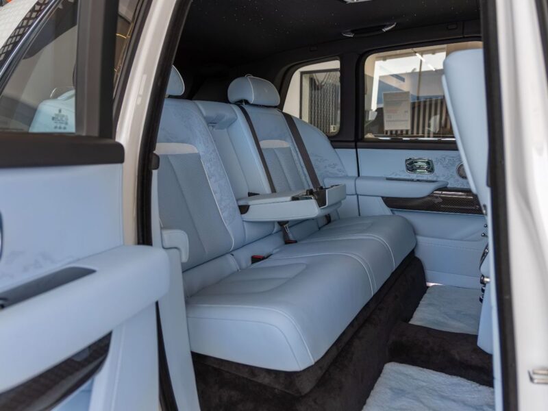 2026 Rolls-Royce Cullinan Black Badge 6.75L Twin-Turbo V12 Engine White Blue SUV FULL OPTIONS