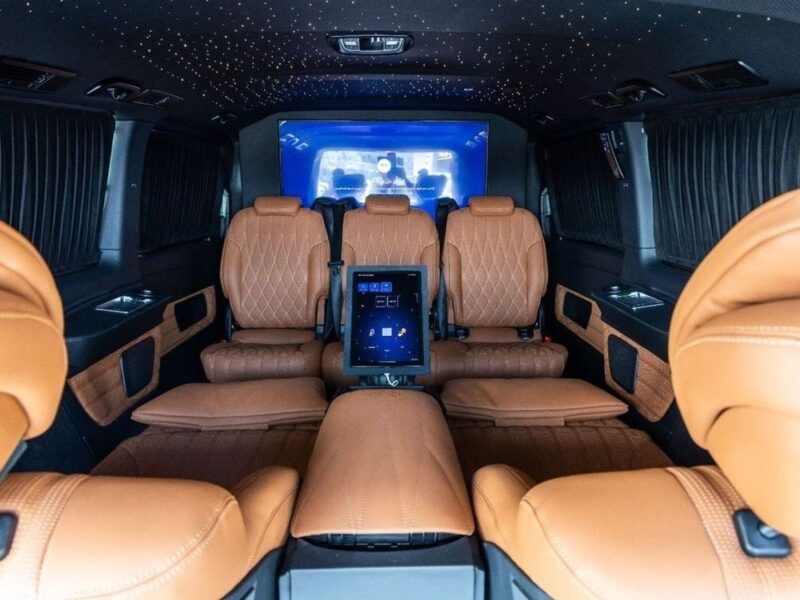 2025 Mercedes-Benz V 300 VIP 2.0L turbocharged 4-cylinder Petrol Engine Black Tan Van GCC