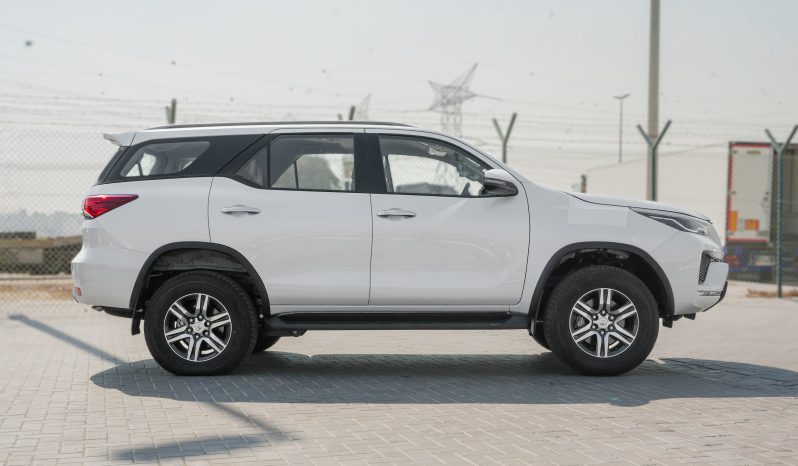 2025 Toyota Fortuner GX 2.4 L 4-cylinder turbocharged Diesel White Tan SUV Automatic