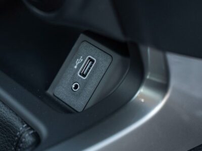 2025 Nissan Navara DC LE 2.5 Litres 4-cylinder Petrol Black Pickup Truck Manual GCC Spec